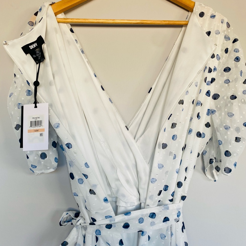NWT! DKNY Midi White and Blue Polka Dots Wrap Dress with Puff Sleeves! Size 14W! - Picture 11 of 12